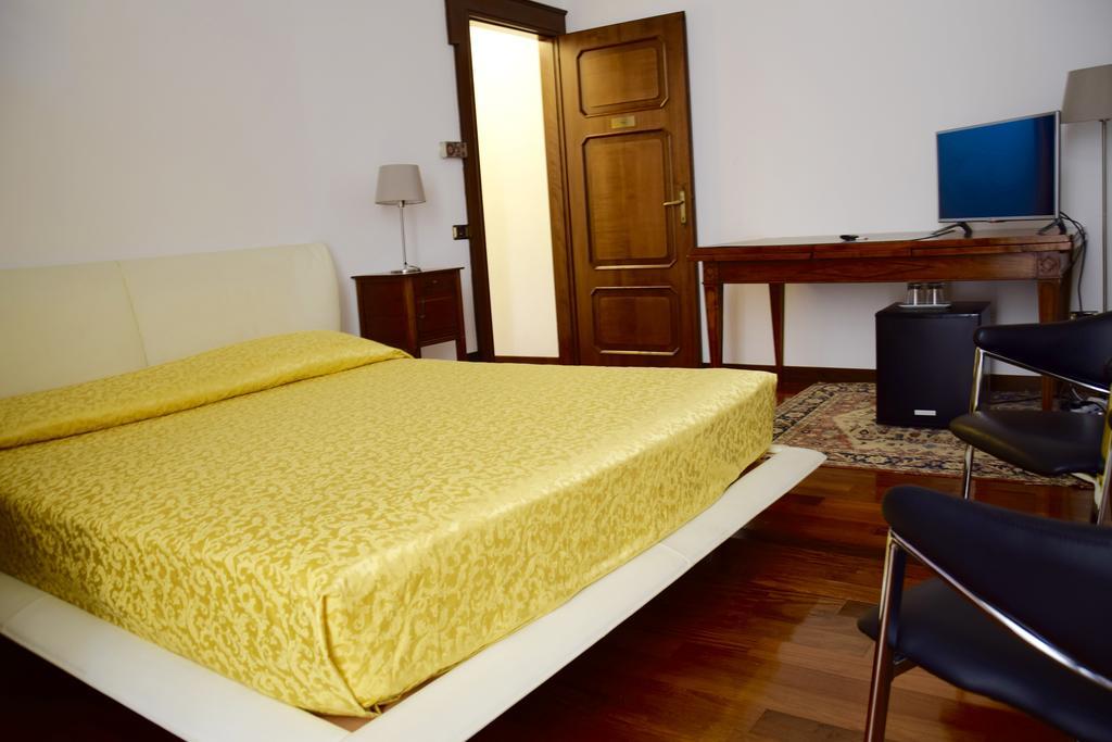 Ball Apartments Loc 04163 Verona Bilik gambar